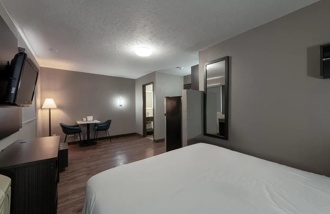 Studio 6 Limon, Co I 70-1