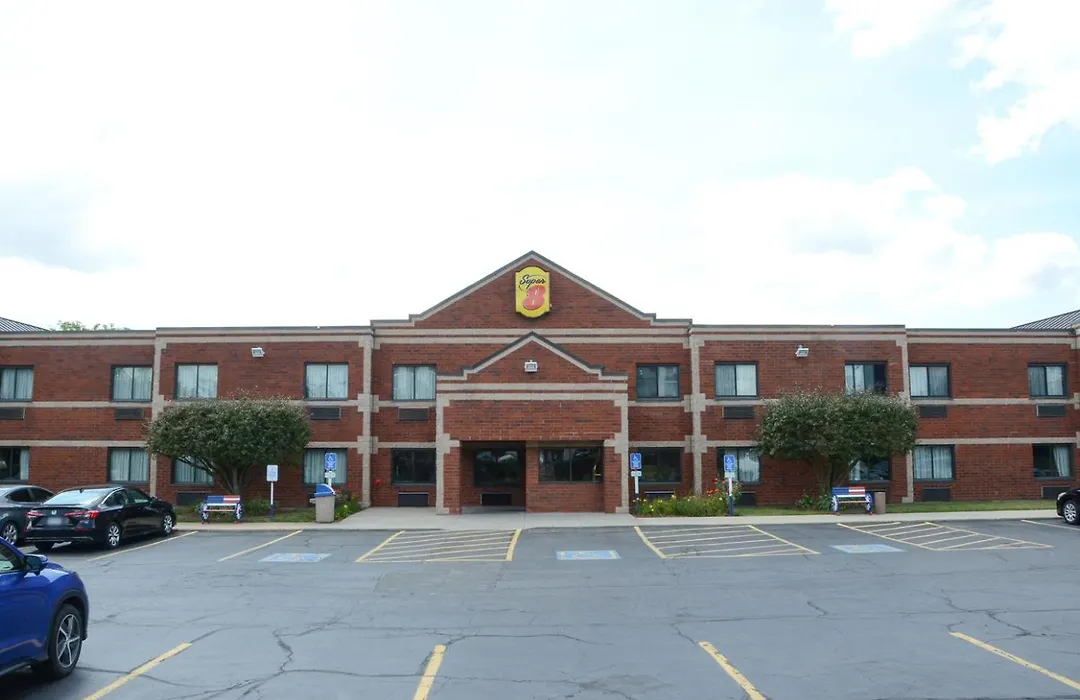 Super 8 By Wyndham Elgin-1