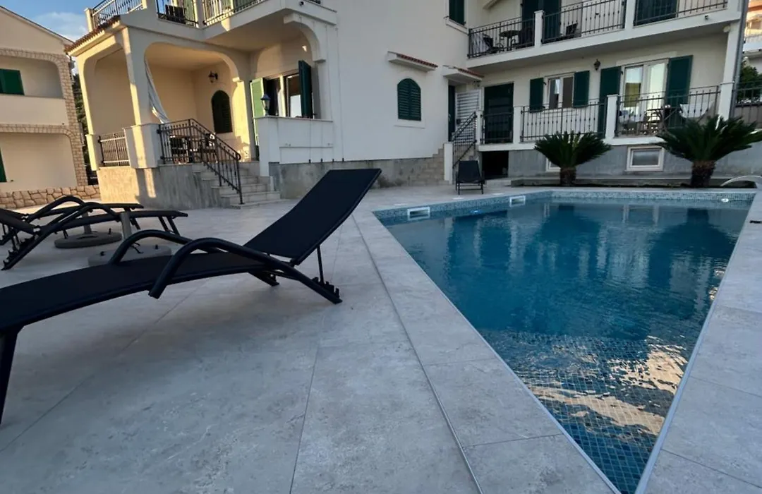 Guest House Villa Papalina-1
