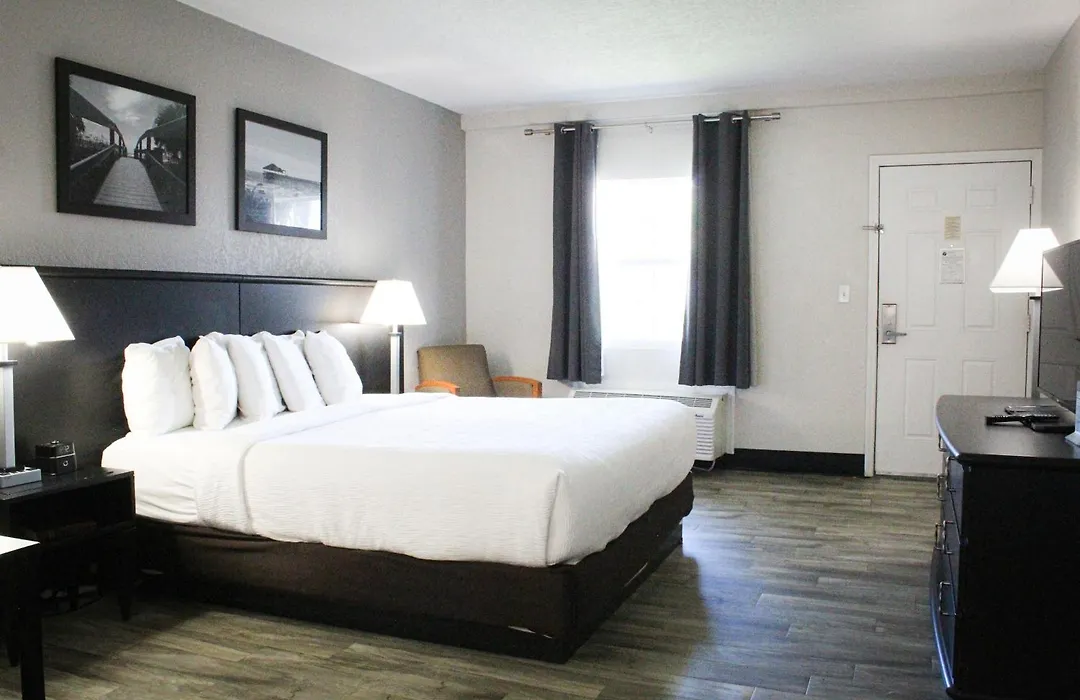 La Quinta Inn By Wyndham Cocoa Beach-Port Canaveral-1