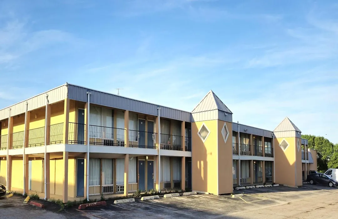 Castle Inn & Suites By Oyo Lawton-1