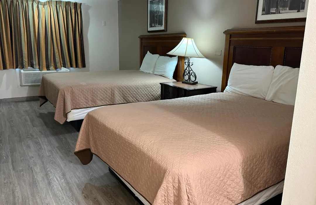 Island Inn-1