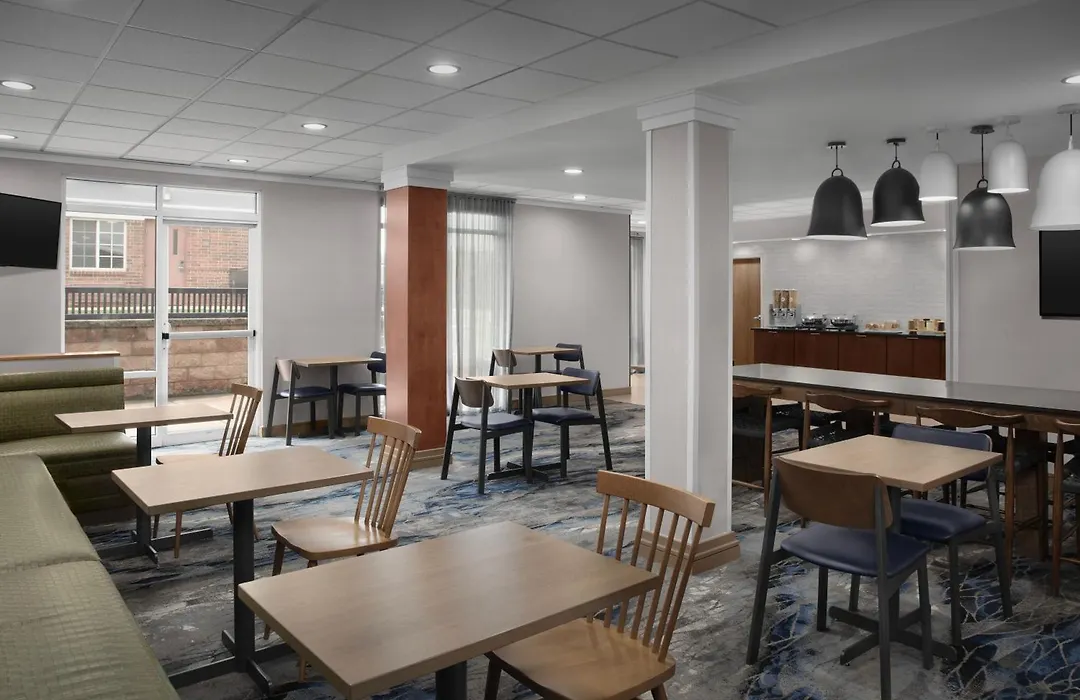 Fairfield Inn & Suites By Marriott Rogers-1