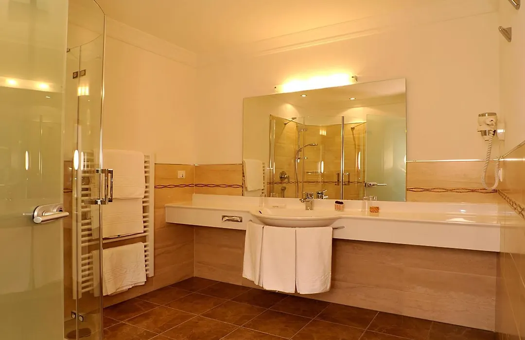 Hotel Sureghes-1