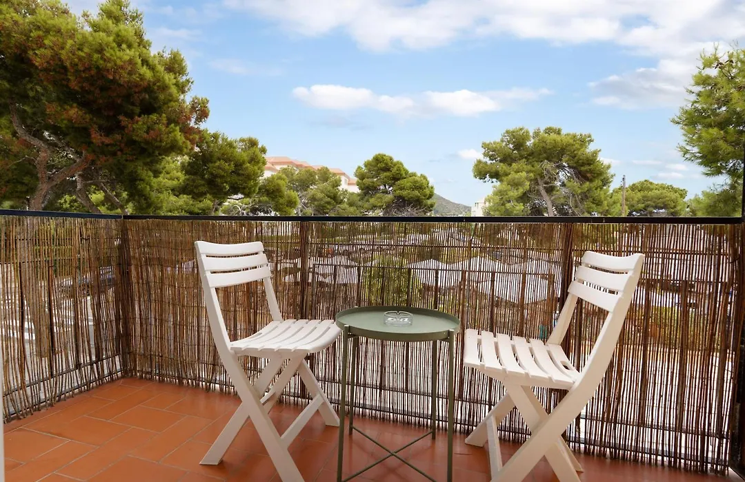 Sitges Beach Hostal-1