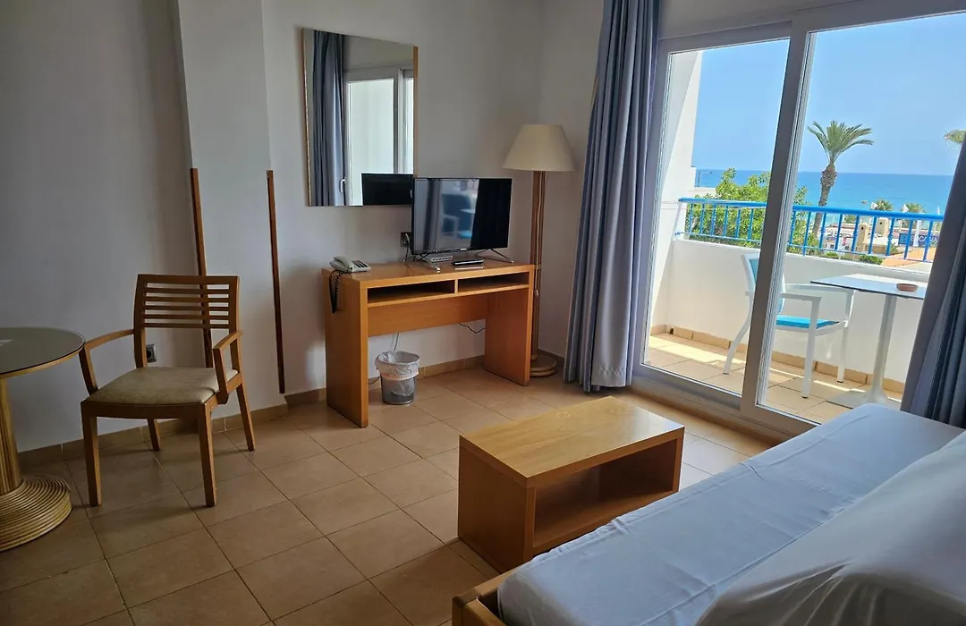 Hotel Punta Del Cantal-1
