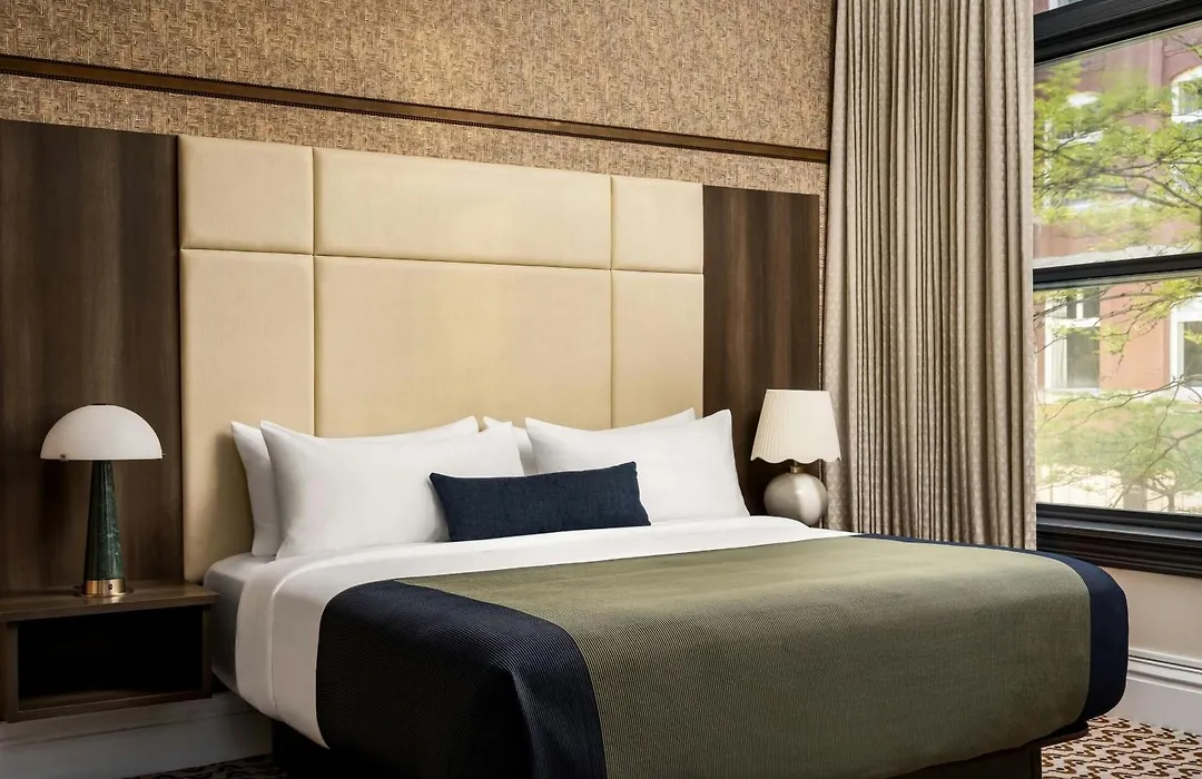 The Louie, A Davenport Hotel, Autograph Collection-1