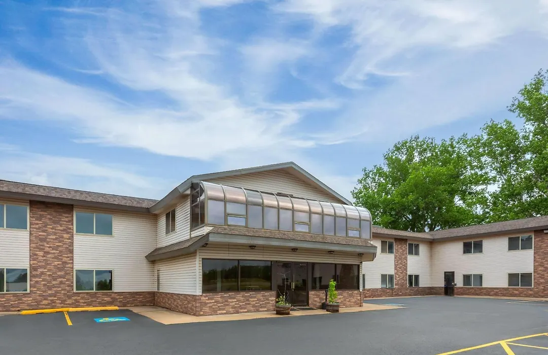 Baymont By Wyndham Iron Mountain-1