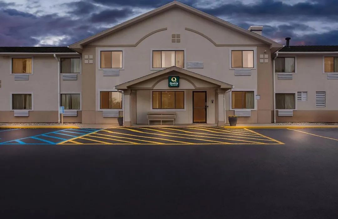 Quality Inn & Suites Howe - Sturgis-1