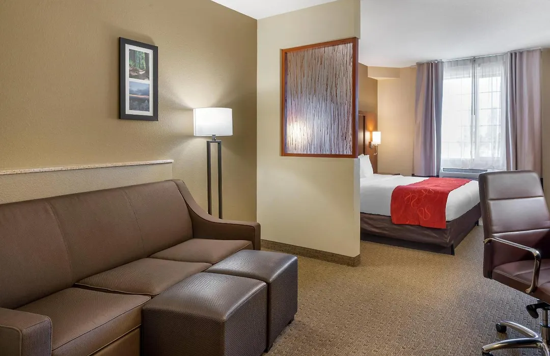 Comfort Suites Eugene University-1