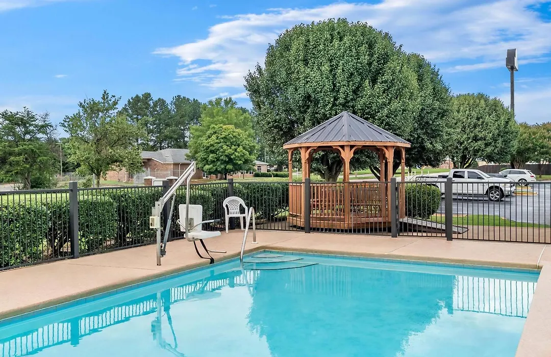 Days Inn By Wyndham Spartanburg-1