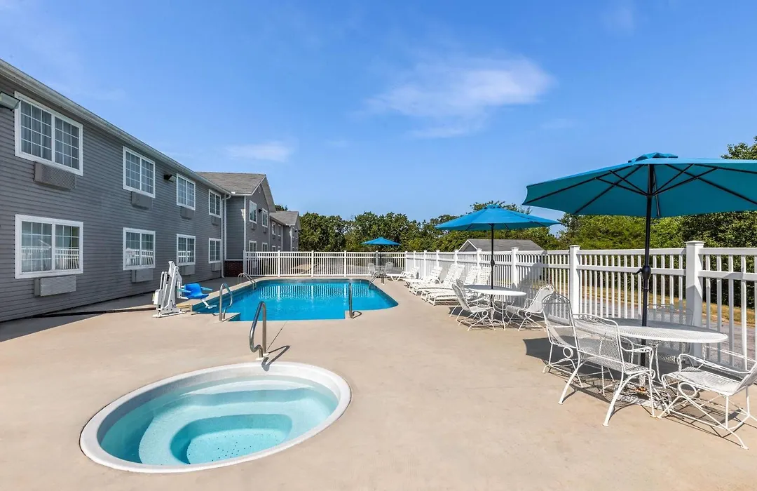 Days Inn By Wyndham Mountain Home-1