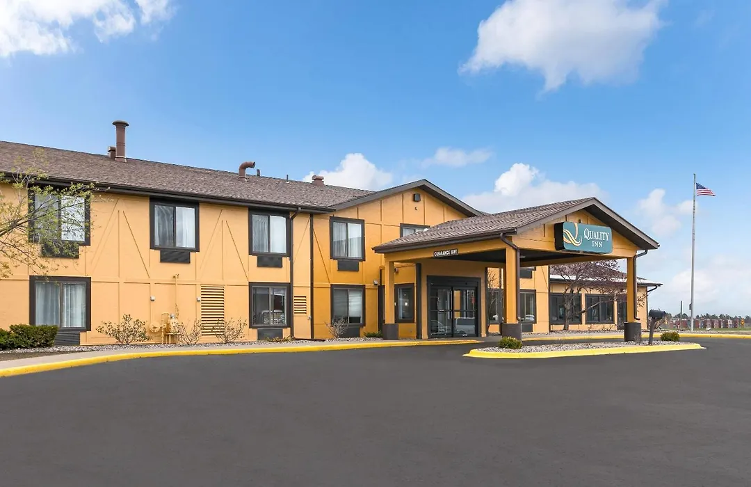 Quality Inn Marquette-1