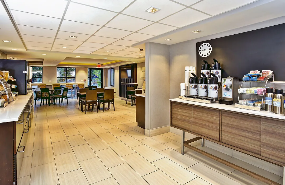 Holiday Inn Express Boston-Waltham By Ihg-1