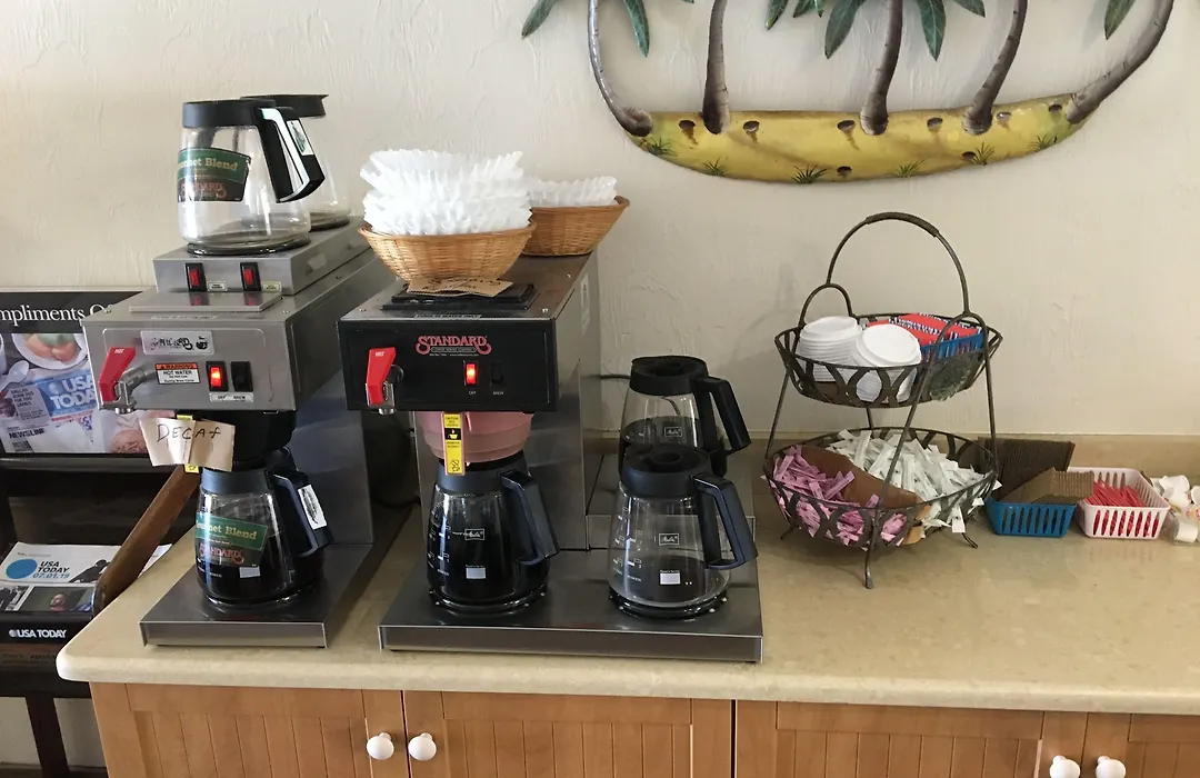Days Inn By Wyndham Daytona Oceanfront-1