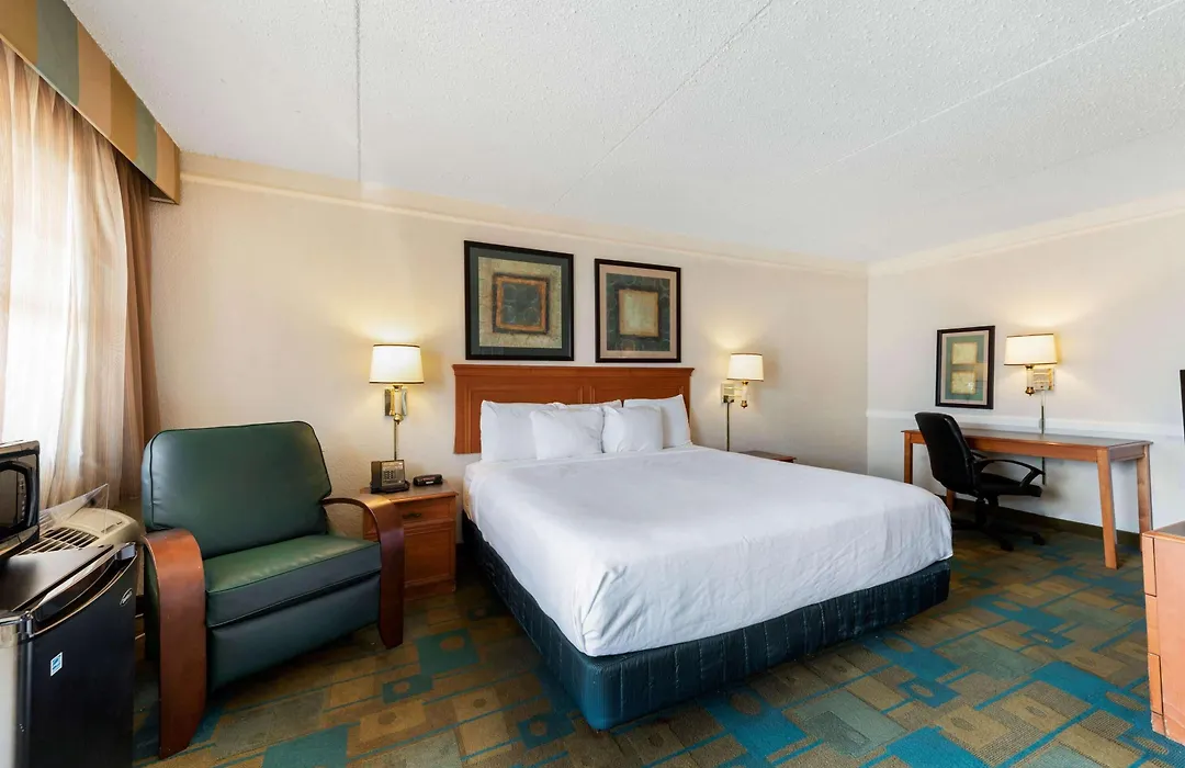 La Quinta Inn By Wyndham Bossier City-1