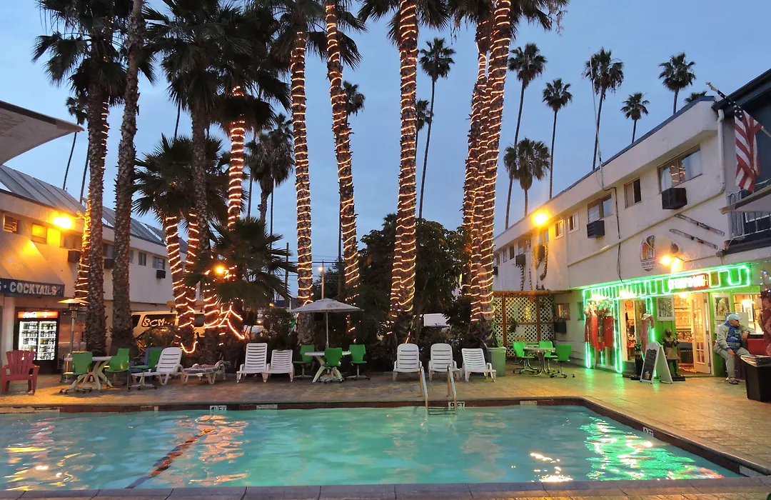 La Adventurer Hotel-1