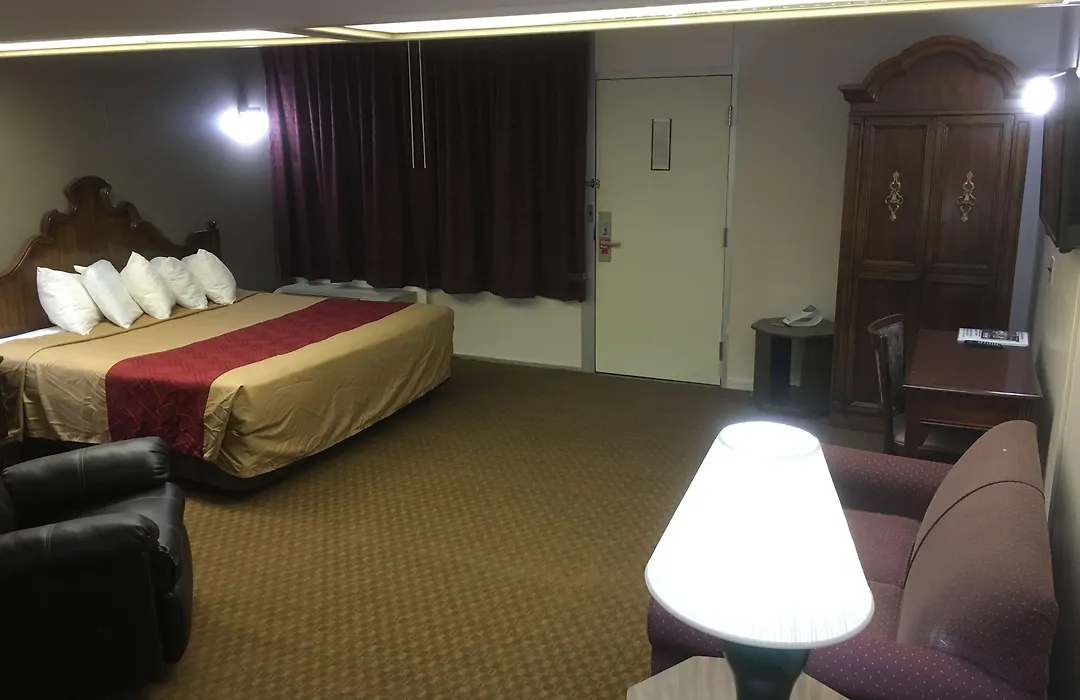 Econo Lodge Eden-1