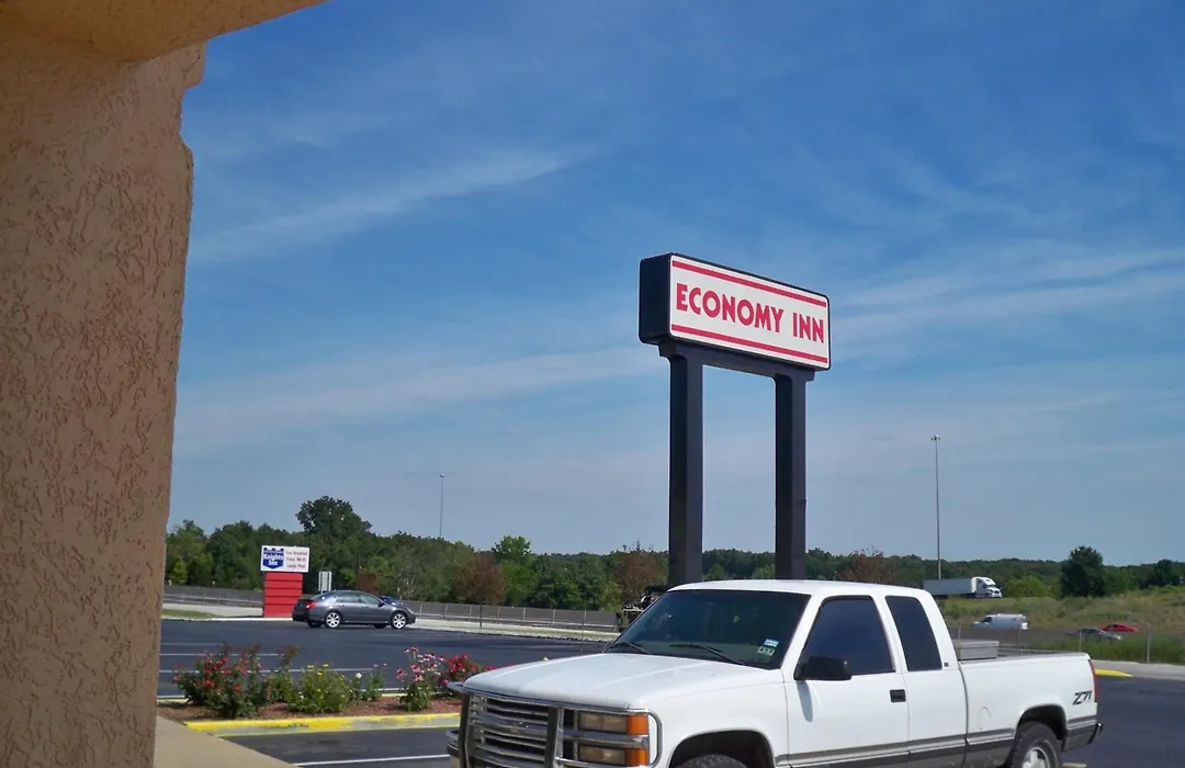Economy Inn Wentzville-1