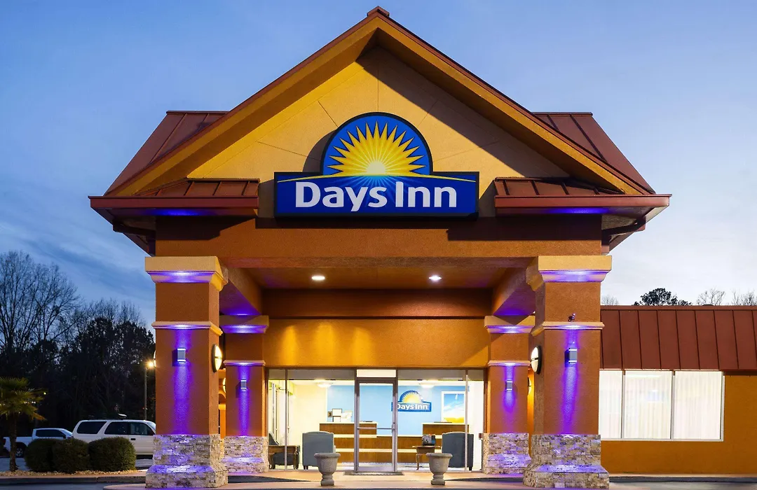 Days Inn By Wyndham Forsyth-1