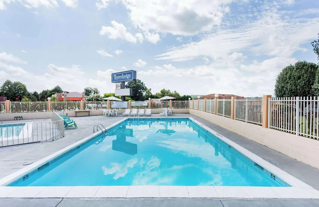 Travelodge By Wyndham Ridgeway Martinsville Area-1