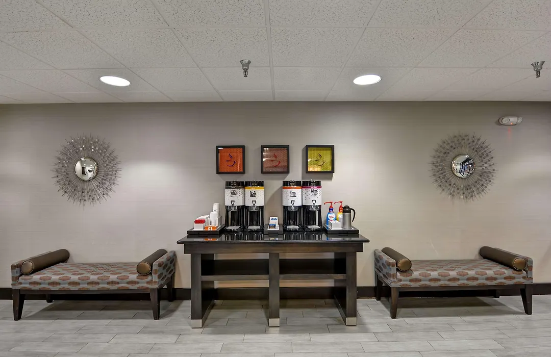 Hampton Inn State College-1