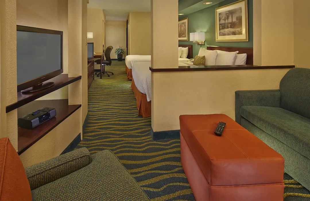 Fairfield Inn And Suites By Marriott Palm Beach-1