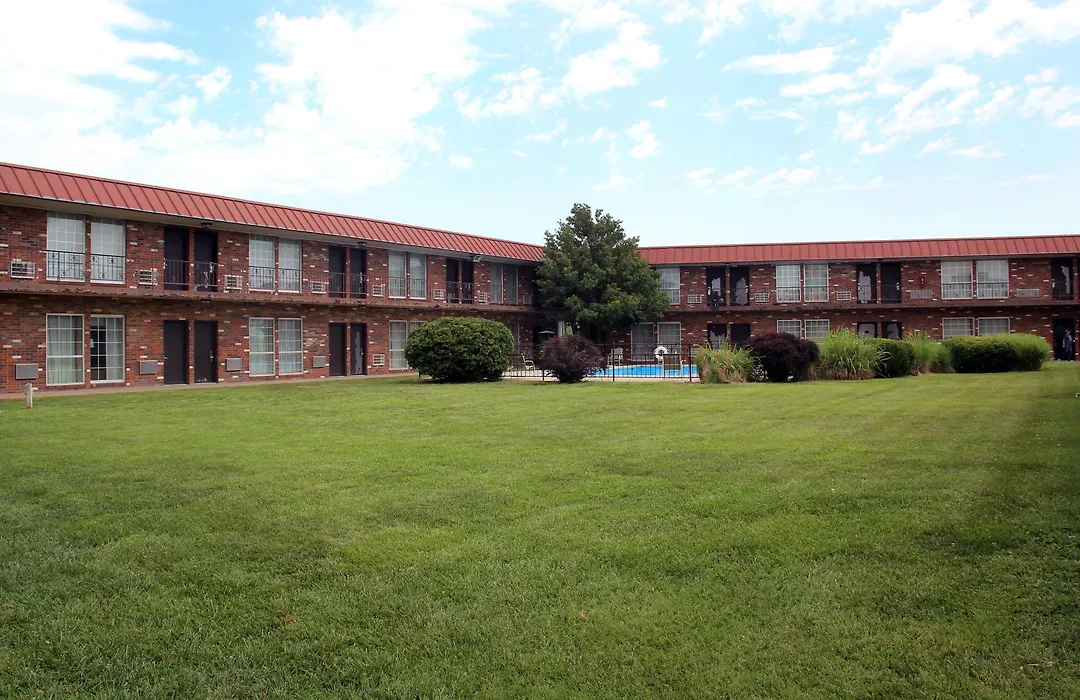 Surestay Hotel By Best Western Mcpherson-1