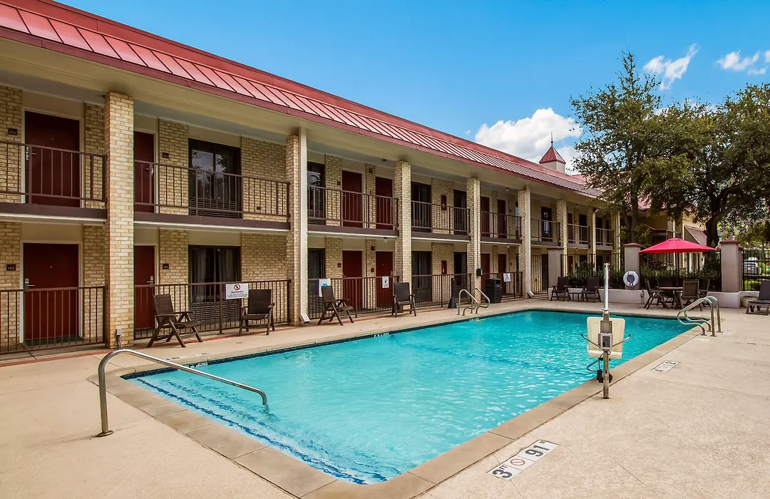 Red Roof Inn Plus+ Dallas - Addison-1