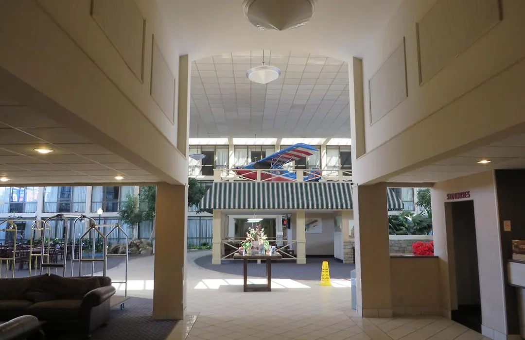 Days Inn By Wyndham Columbus Airport-1