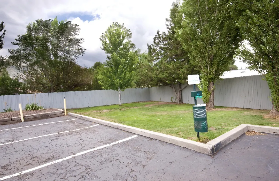 Best Western Pony Soldier Inn & Suites-1