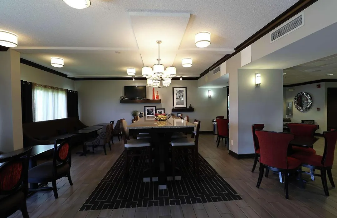 Hampton Inn Dyersburg-1