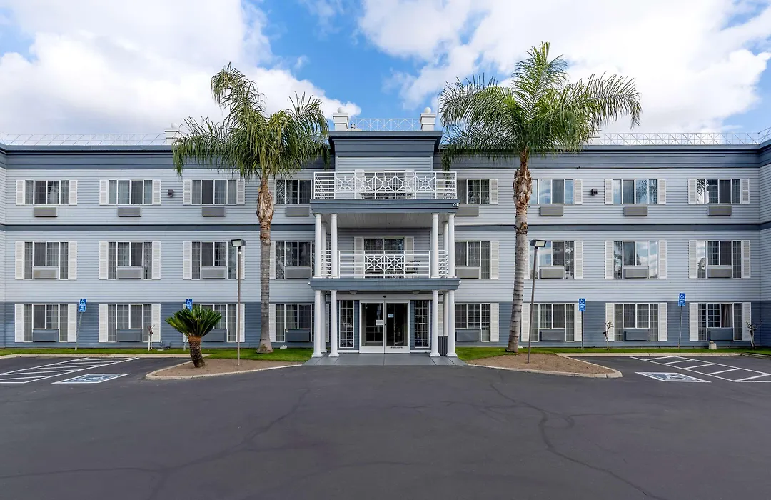Best Western Colonial Inn-1