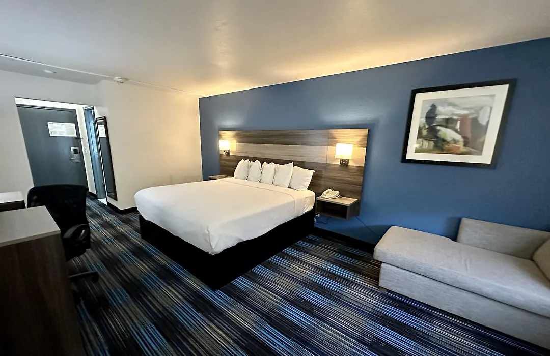 Baymont By Wyndham Kansas City Ku Medical Center-1
