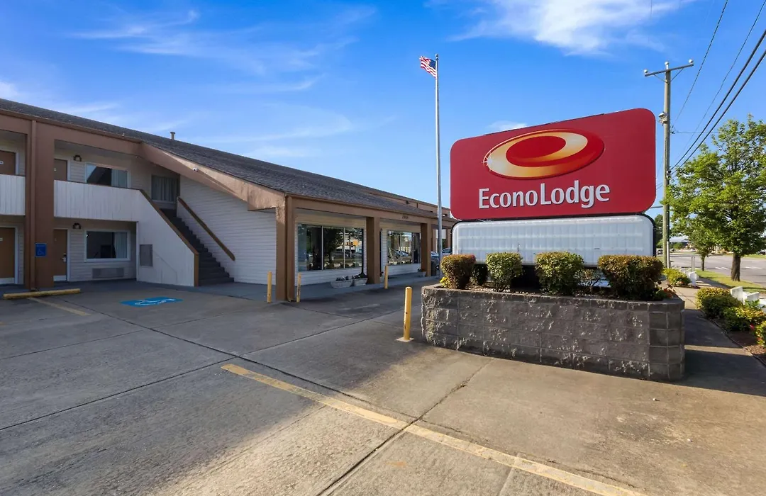Econo Lodge Little Creek-1