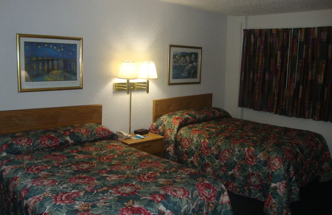 Plaza Inn-1