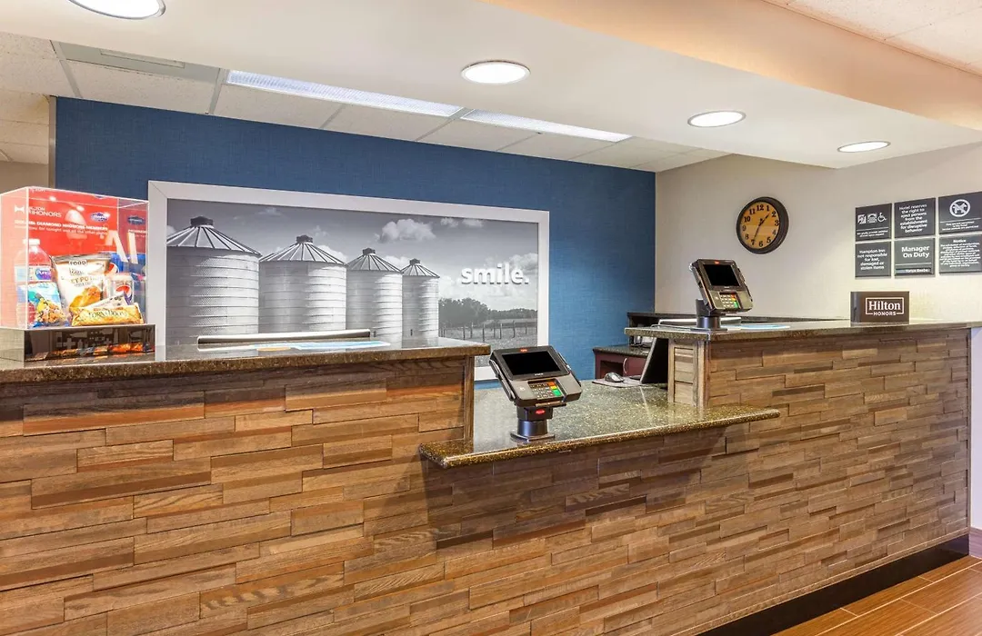 Hampton Inn Cedar Rapids-1