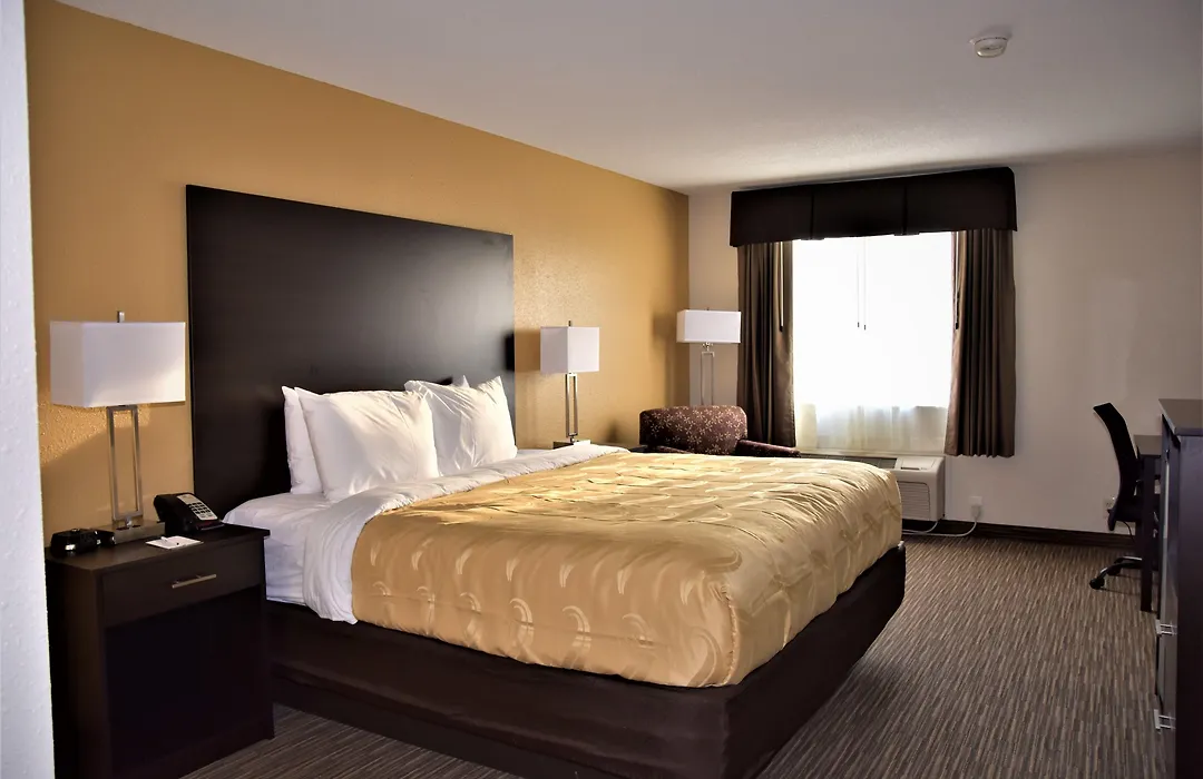 Quality Inn & Suites Metropolis I-24-1