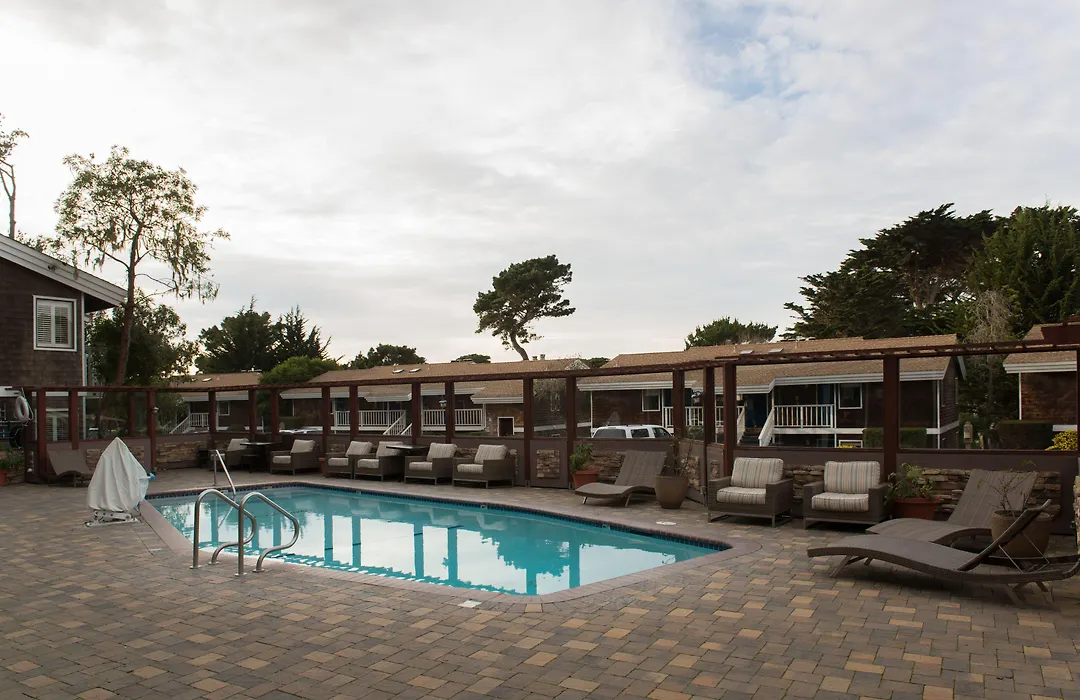 Lighthouse Lodge & Cottages-1