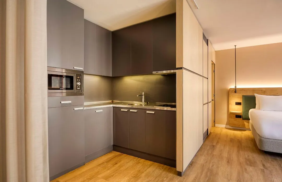 Hilton Garden Inn Brussels City Centre-1