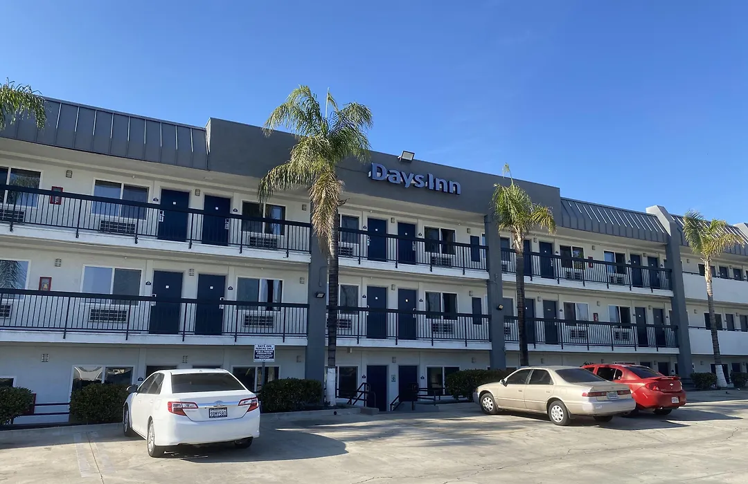 Days Inn By Wyndham Ontario Airport-1