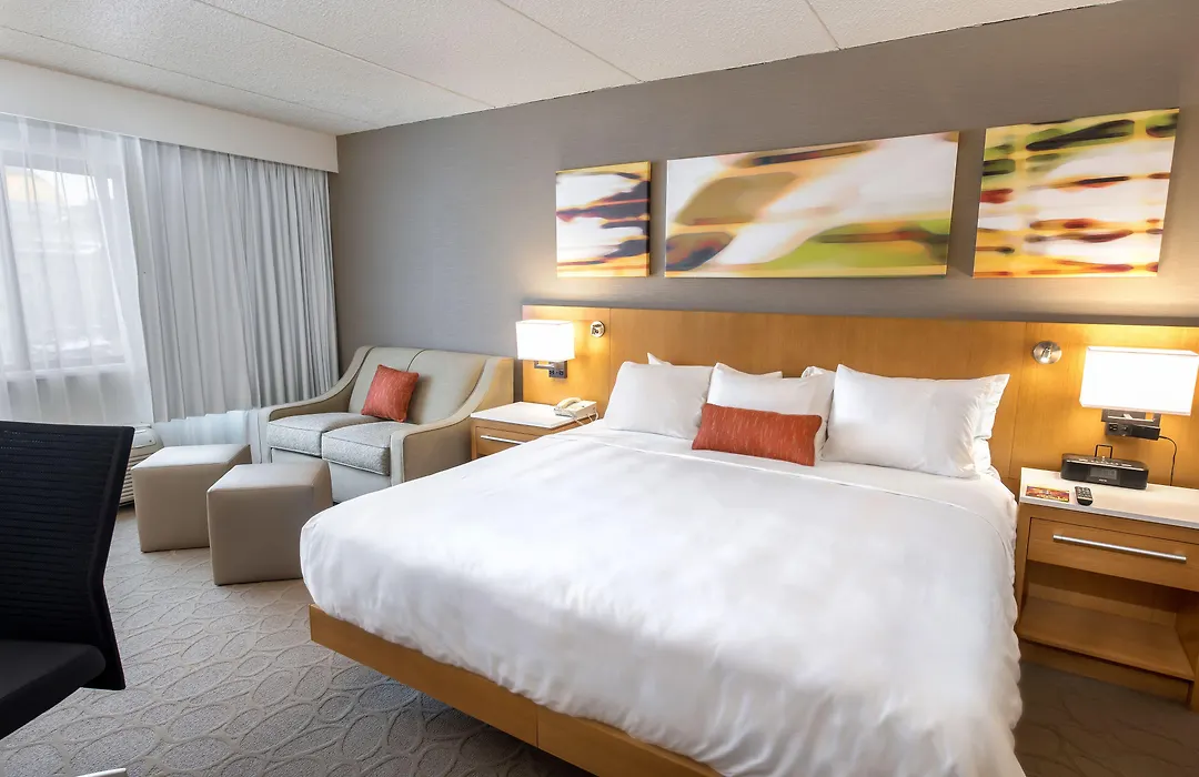 Delta Hotels By Marriott Utica-1