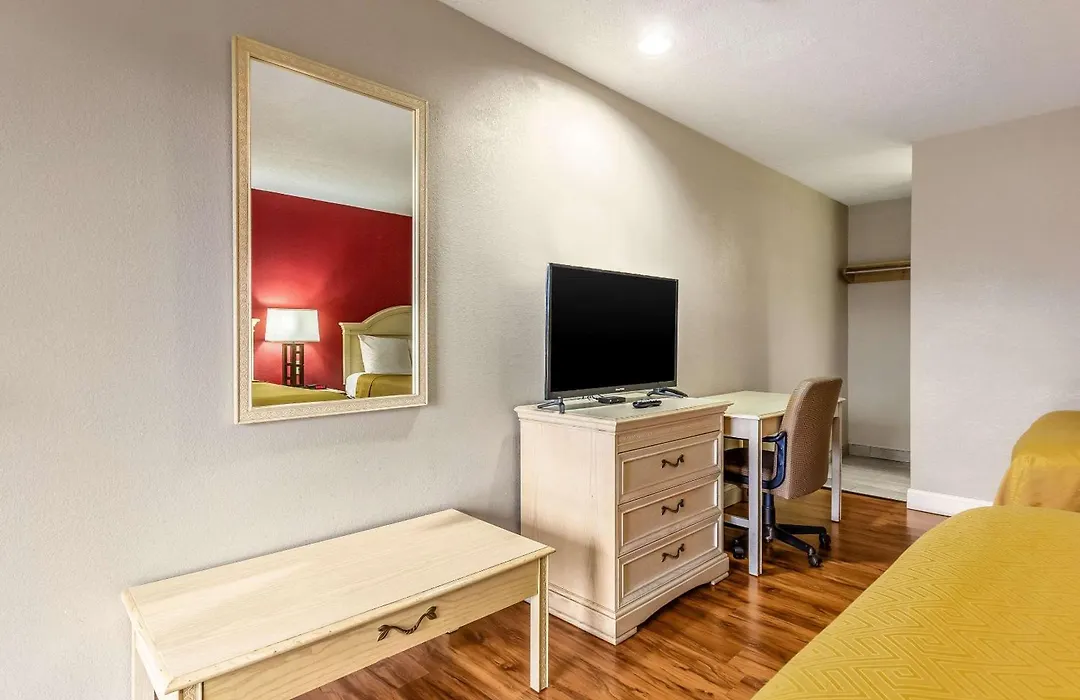 Econo Lodge Berea-1