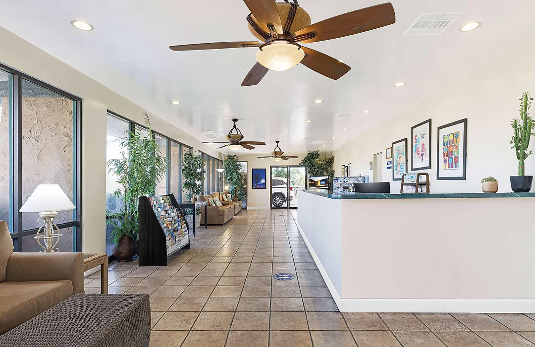 Travelodge By Wyndham Palm Springs-1