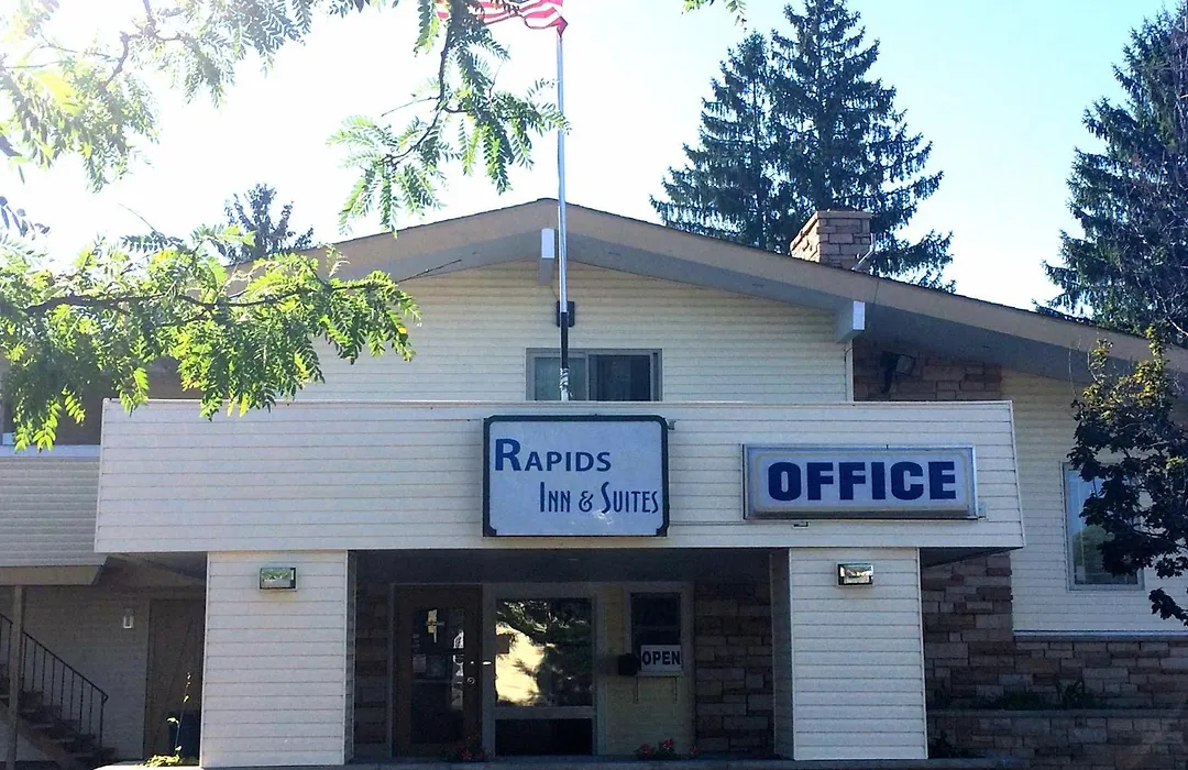 Rapids Inn & Suites-1