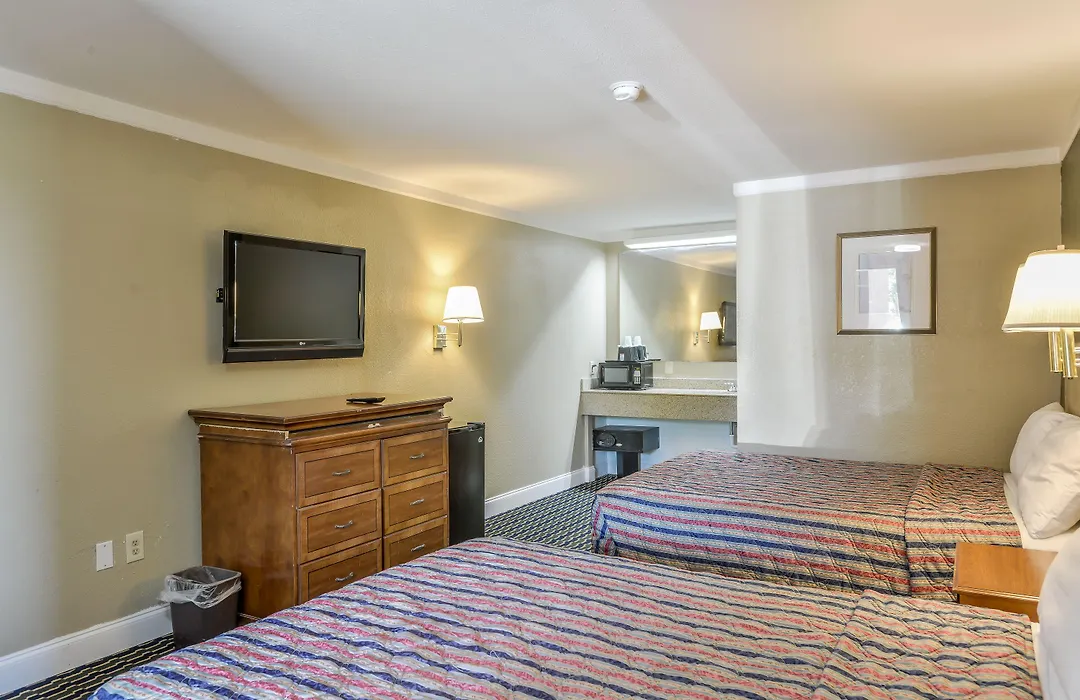 Wake Inn-1