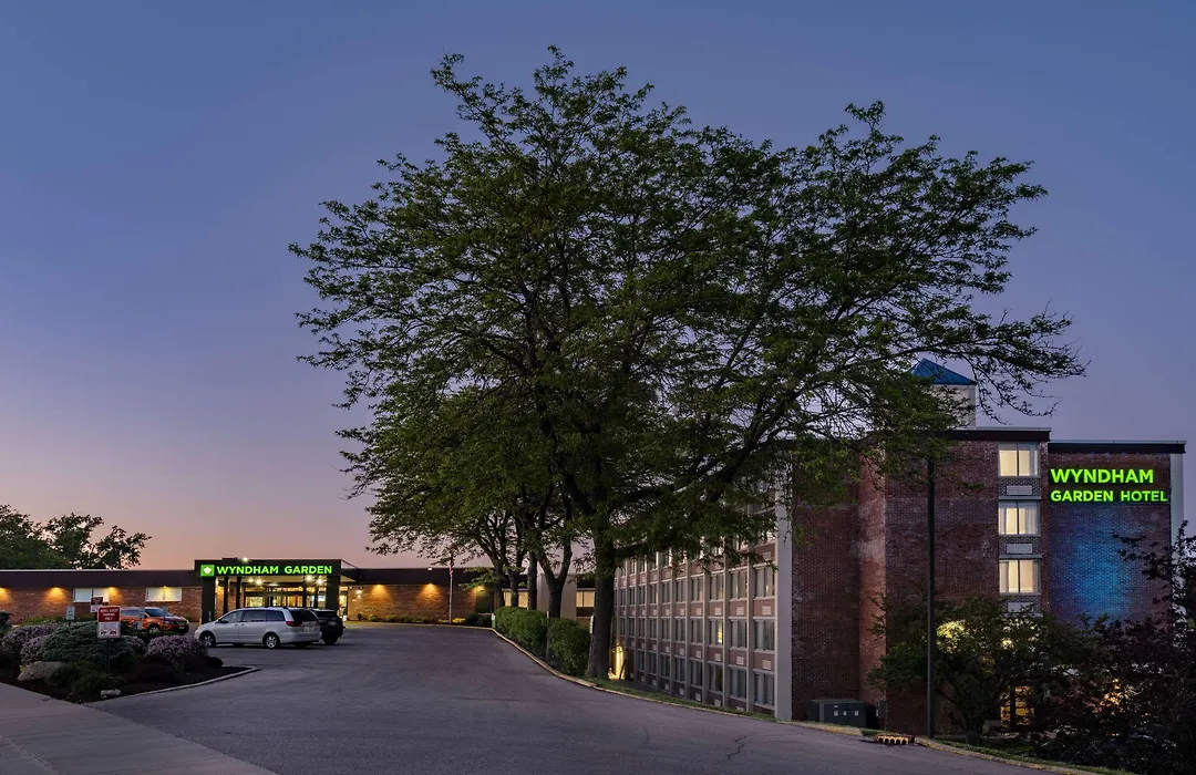 Wyndham Garden Kenosha Harborside-1