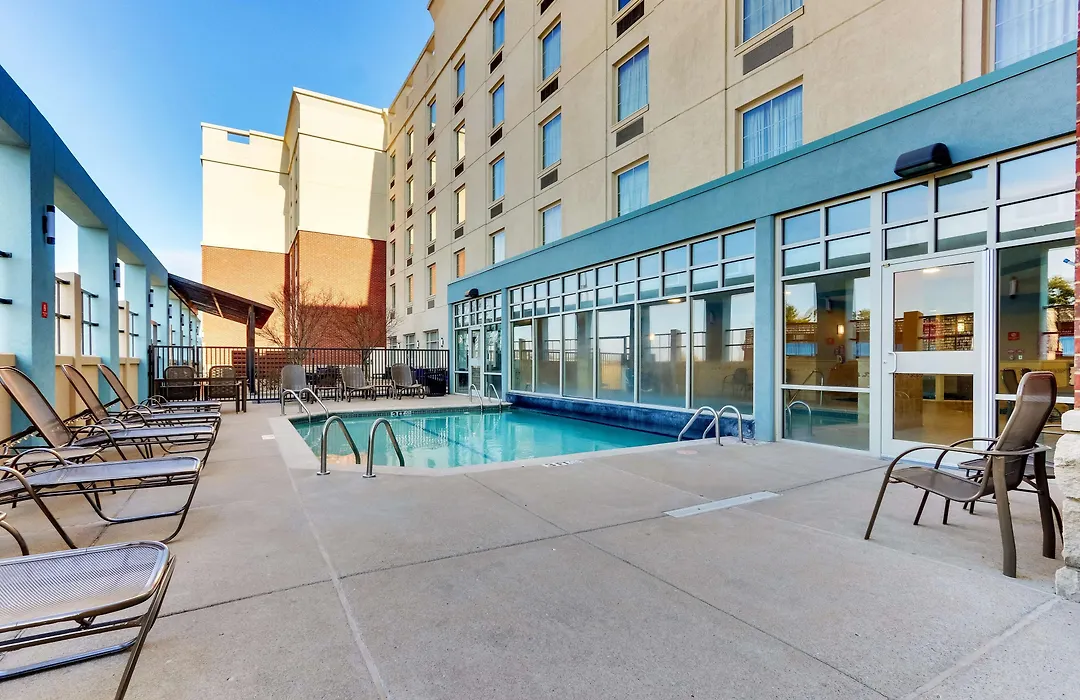 Drury Inn & Suites Sikeston-1