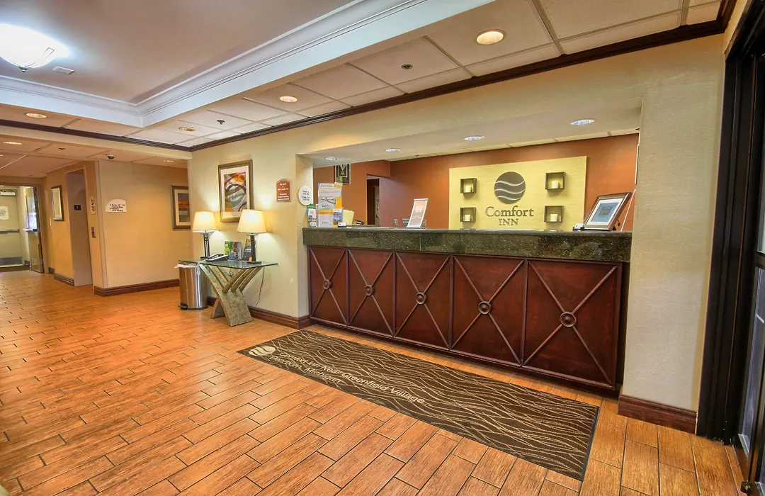 Comfort Inn Near Greenfield Village-1