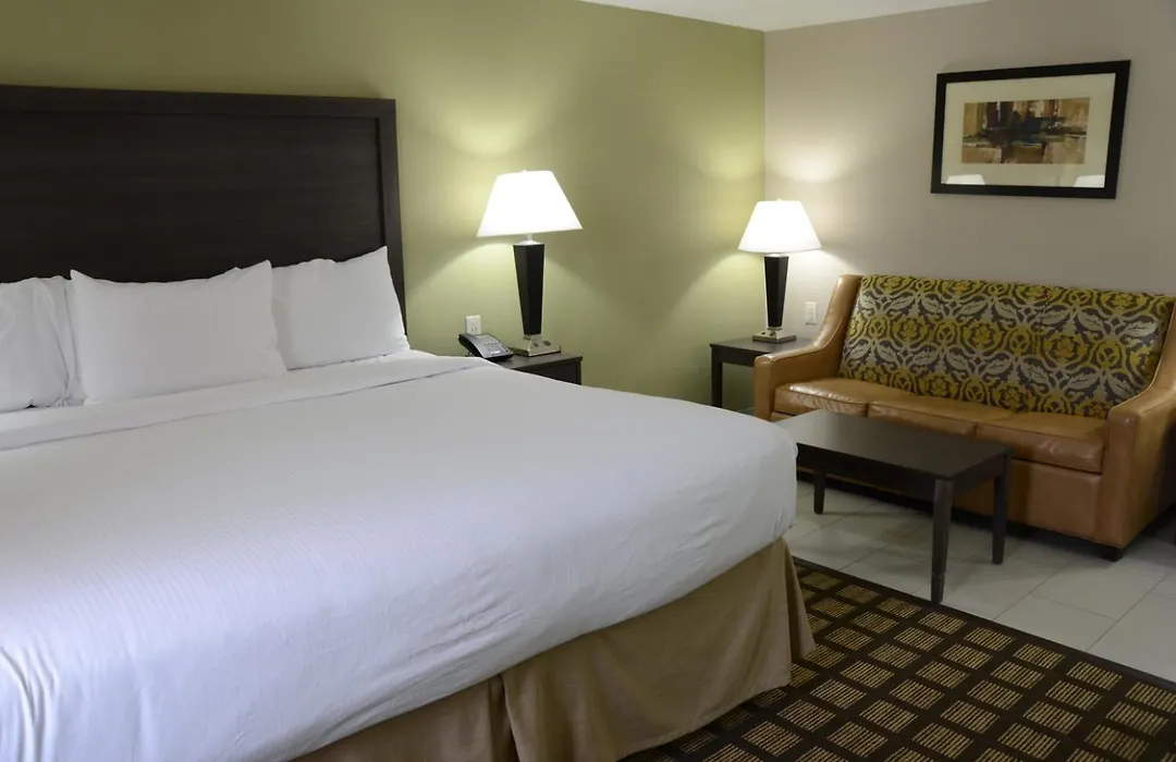 Baymont By Wyndham Clarksville-1